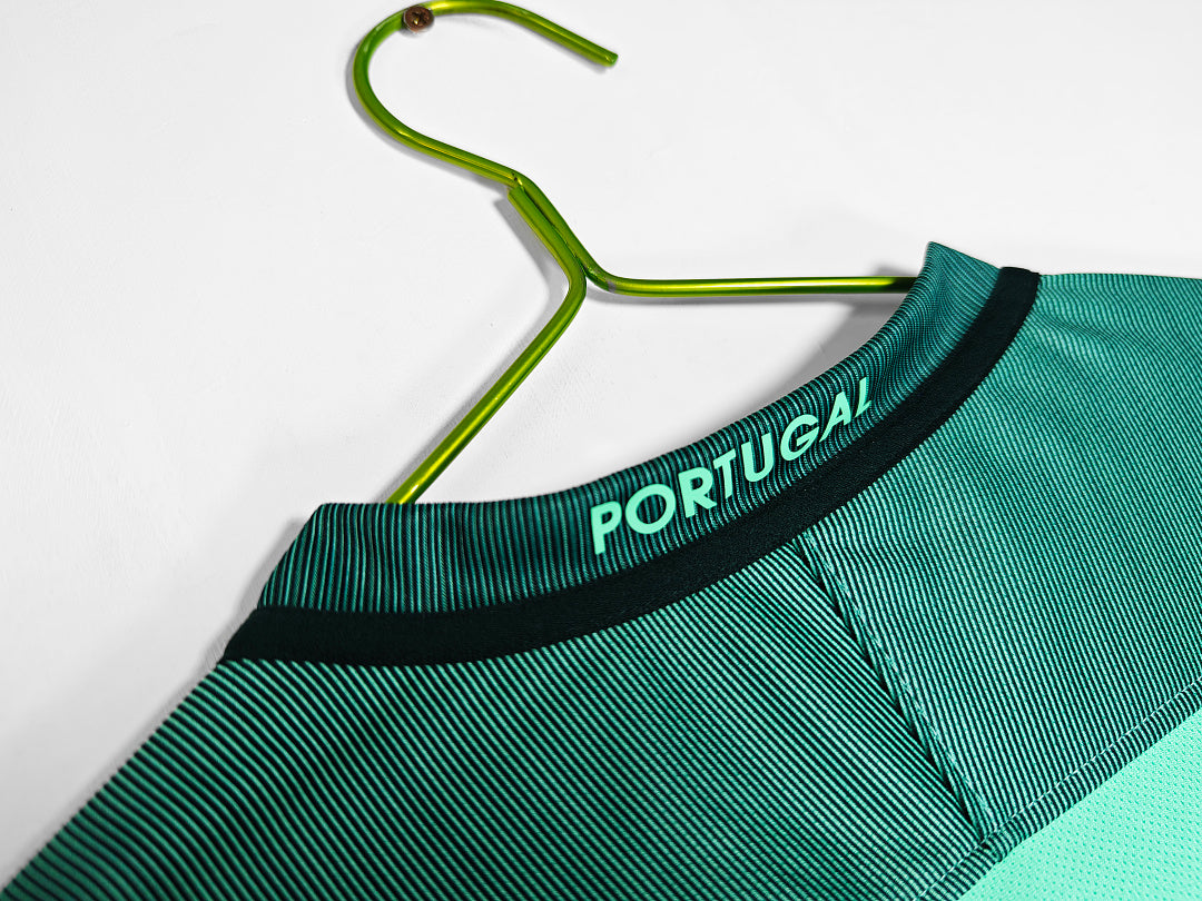 Portugal 2016 Visitante Manga Larga Verde Retro