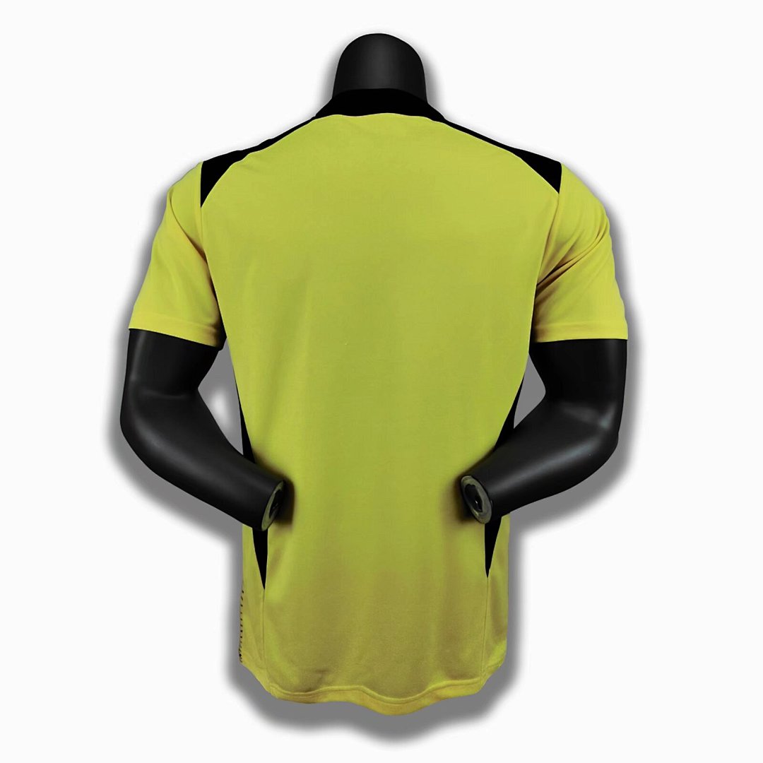 Liverpool 2004/05 Retro