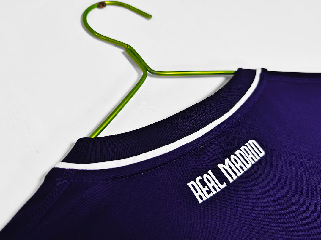 Real Madrid 2010/11 Segunda Visitante Morado