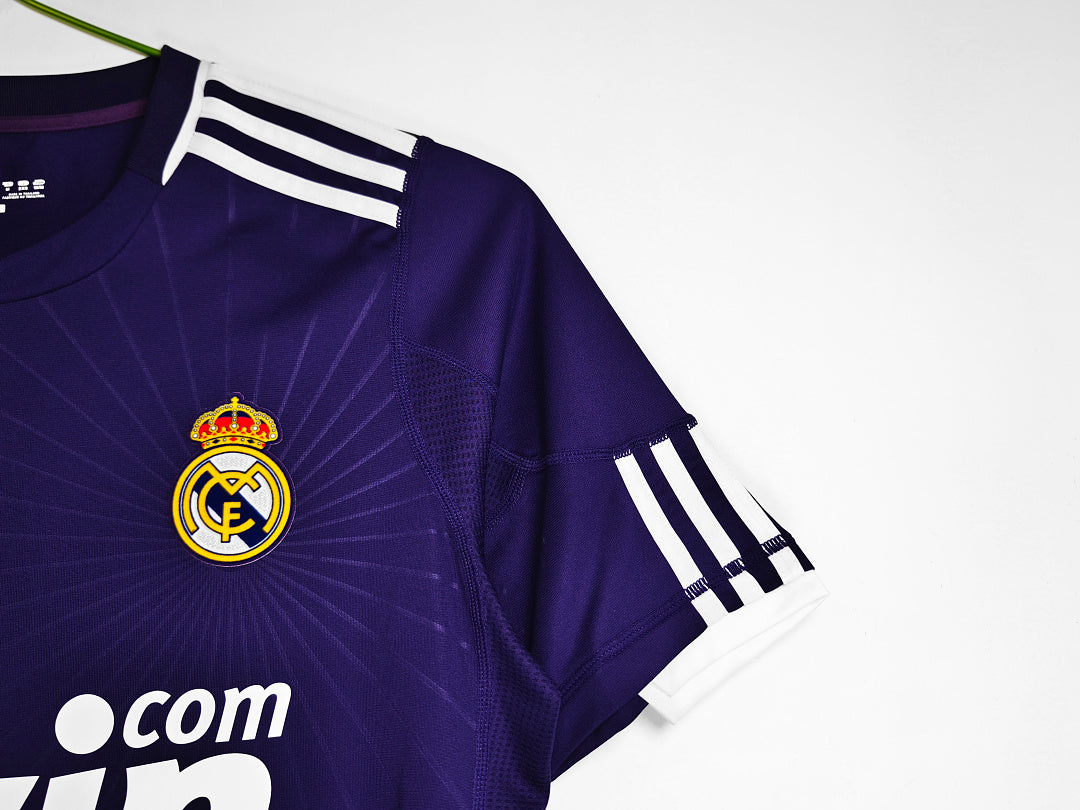 Real Madrid 2010/11 Segunda Visitante Morado