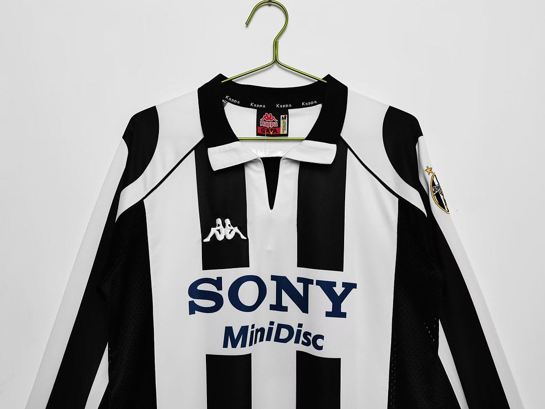 Juventus 1997/98 Local Manga Larga Retro