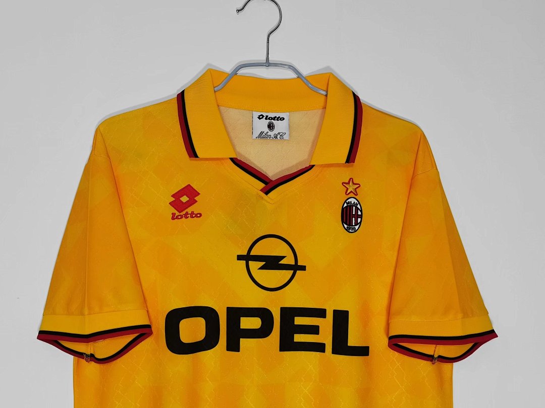 AC Milan 1995/96 Segunda Visitante Amarillo
