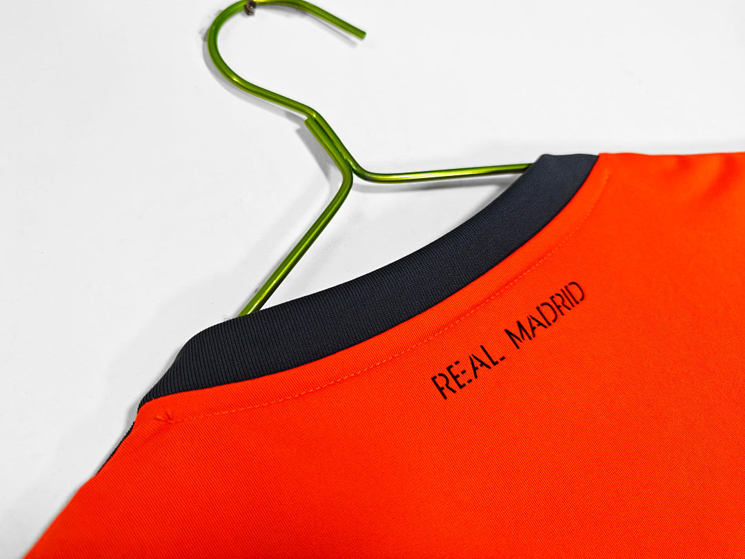 Real Madrid 2013/14 Segunda Visitante Naranja