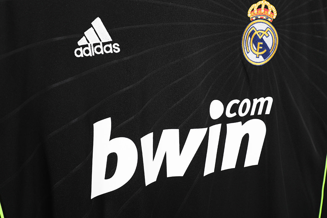 Real Madrid 2010/11 Visitante Retro