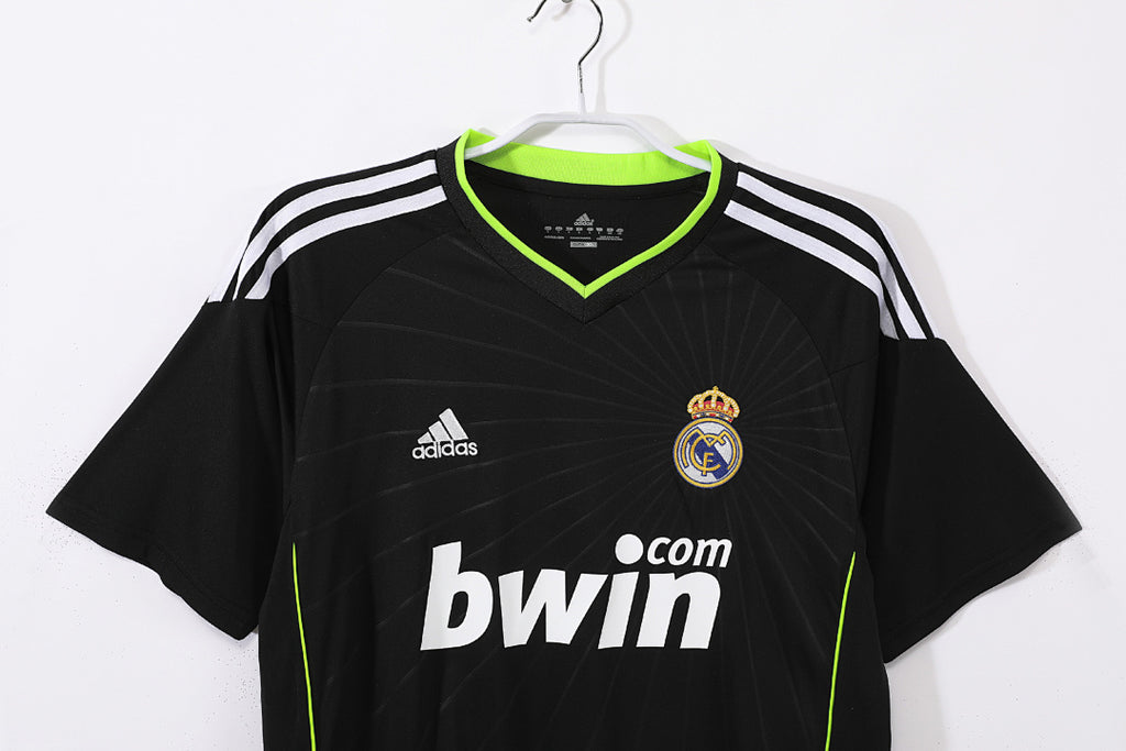 Real Madrid 2010/11 Visitante Retro
