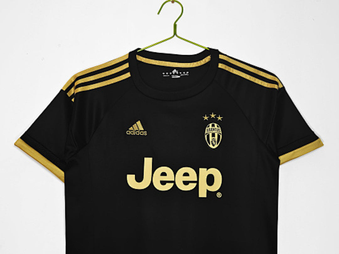 Juventus 2015/16 Segunda Visitante Negro