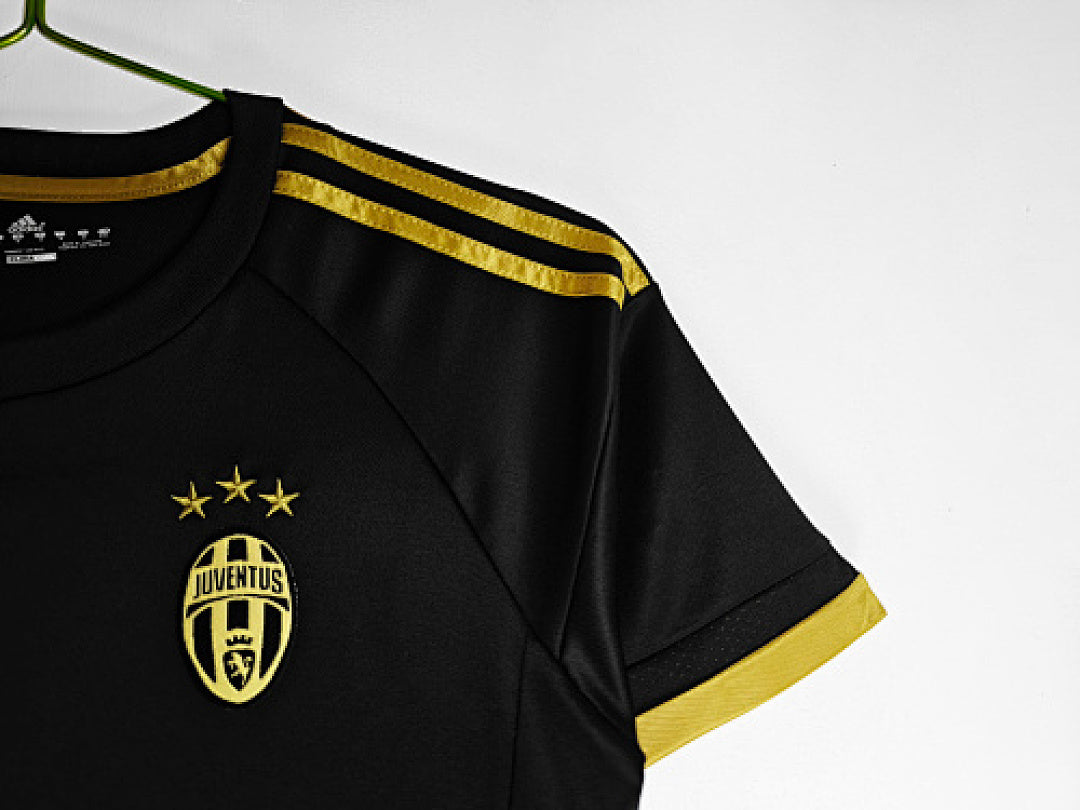 Juventus 2015/16 Segunda Visitante Negro