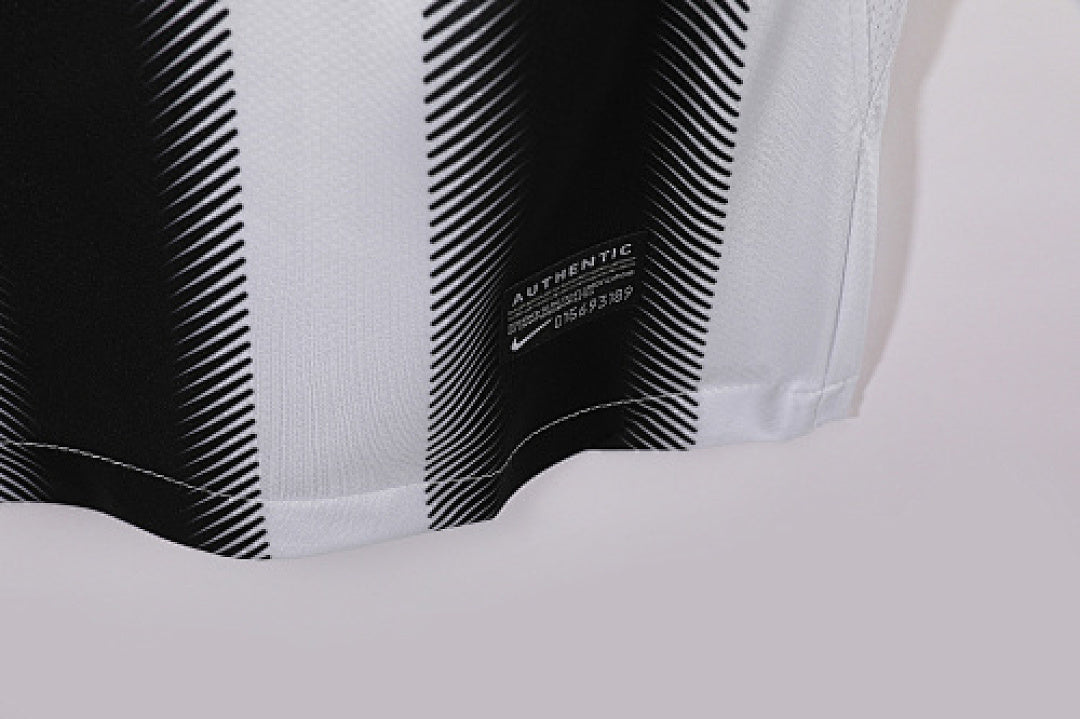 Juventus 2011/12 Local