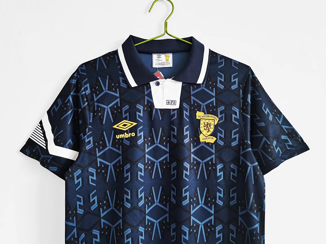 Escocia 1992/93 Local