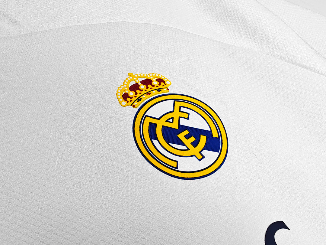 Real Madrid 2020/21 Local Versión Jugador Retro